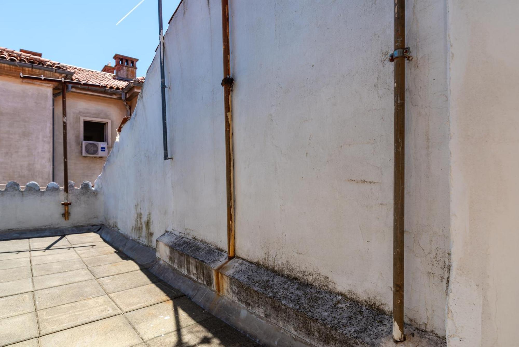 شقة Timeless Antique Old Town With Terrace زادار المظهر الخارجي الصورة
